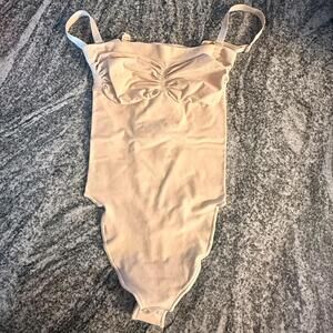 SKIMS Seamless Sculpt Strapless Bodysuit Sand Nude Size M Removable Straps NWOT